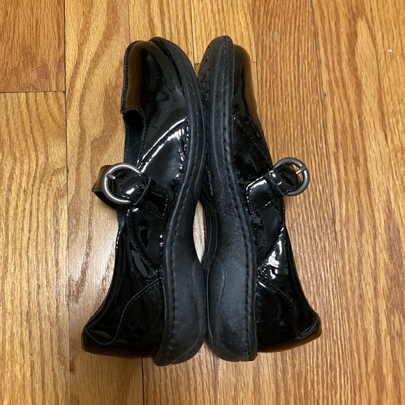 BORN Patent Leather Mary Jane’s, 7/38 - Picture 3 of 10